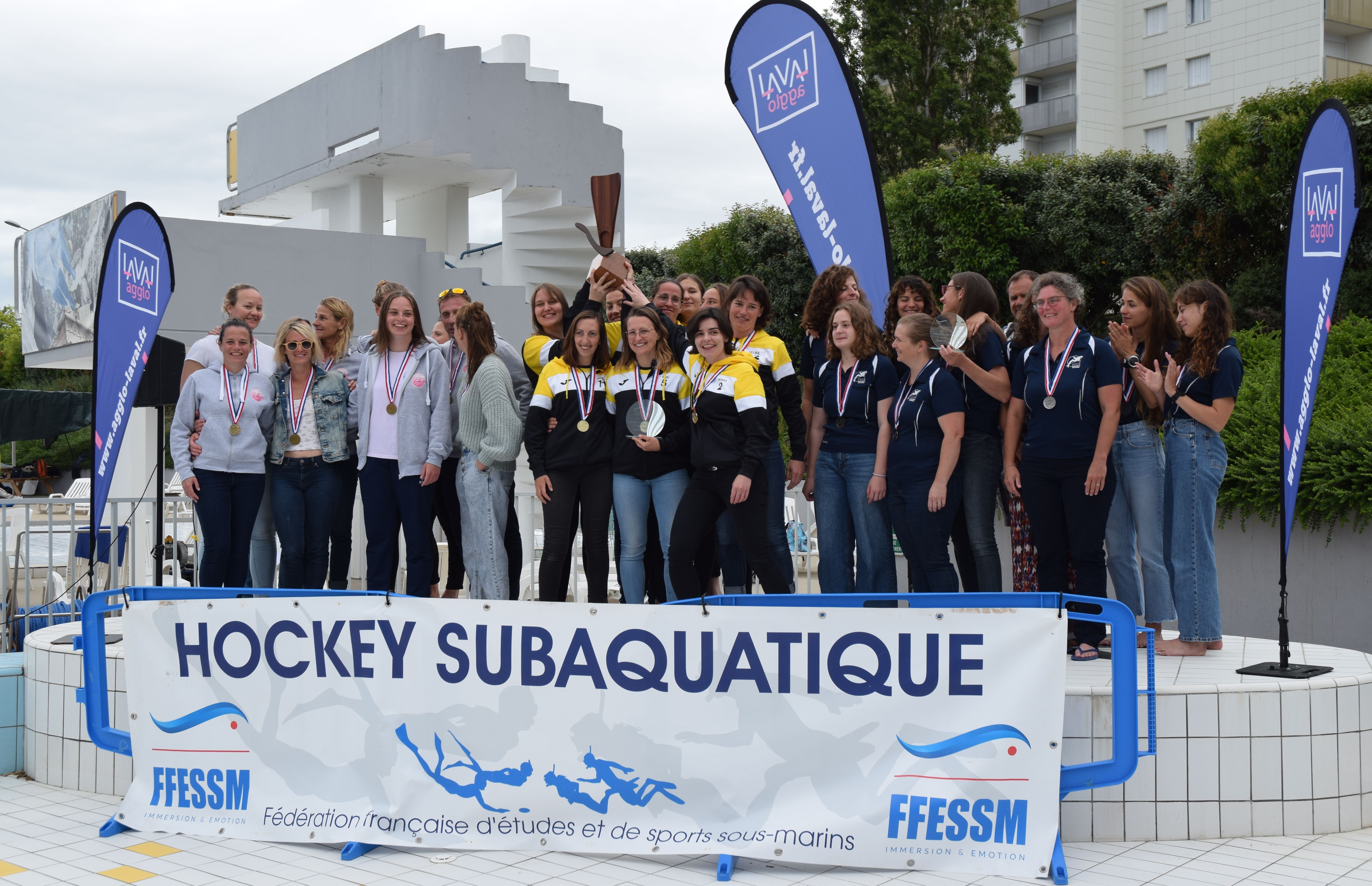 hockeysub-podiumD1F-2022